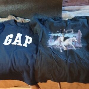 3 shirt bundle Gap, Camo and Horses
